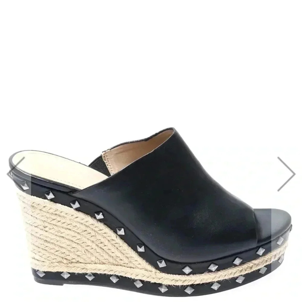 Charles by Charles David platform studded espadrilles sz 9